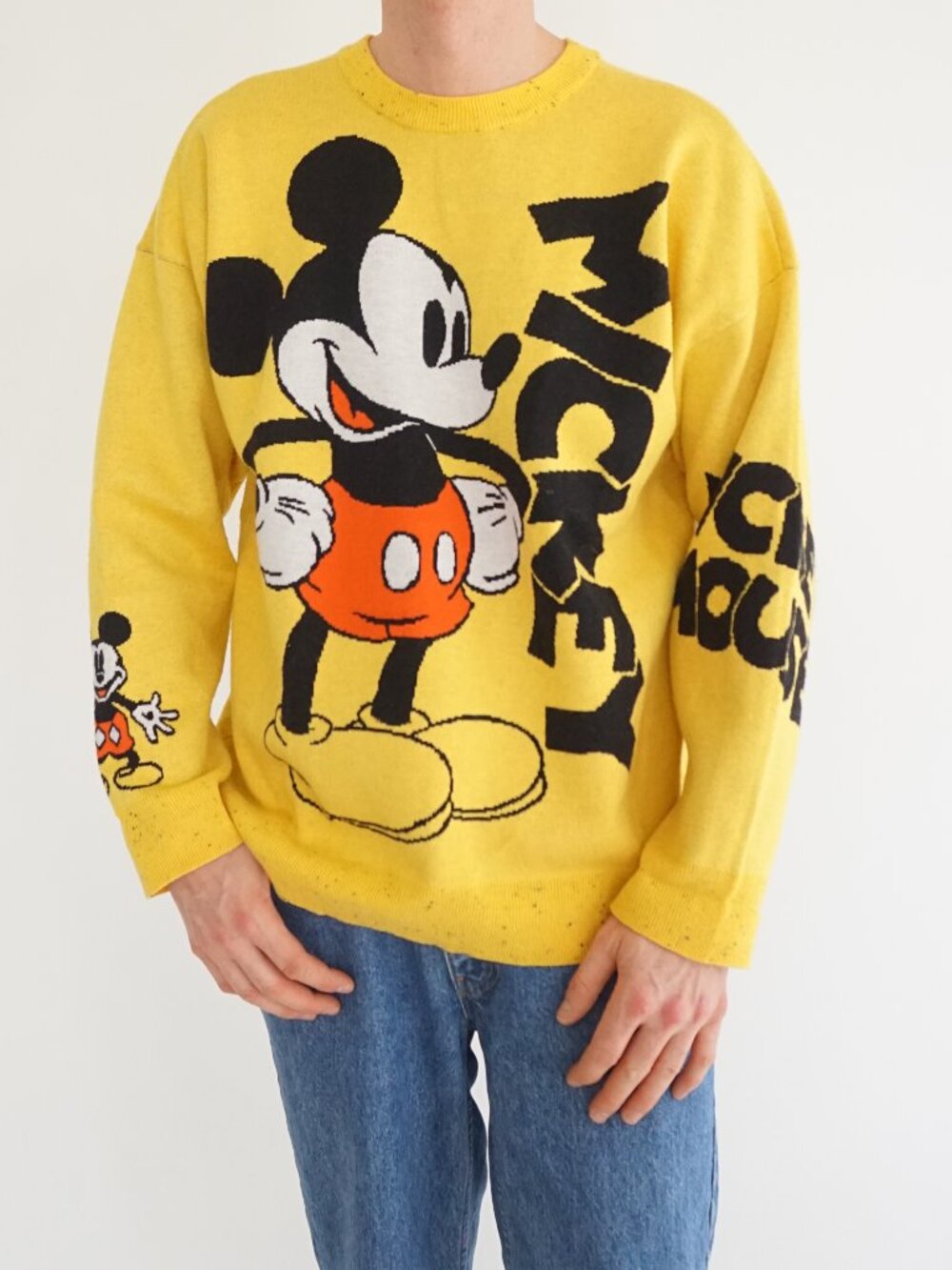 Disney Yellow Mickey Mouse Graphic Character Cartoon Knit Crewneck Sweater Large